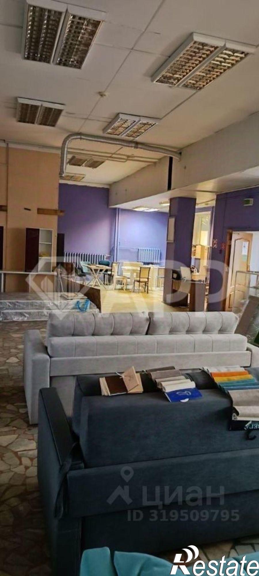 Купить помещение свободного назначения за 8 489 440 рублей на Шумерля, ул Карла Маркса, 23