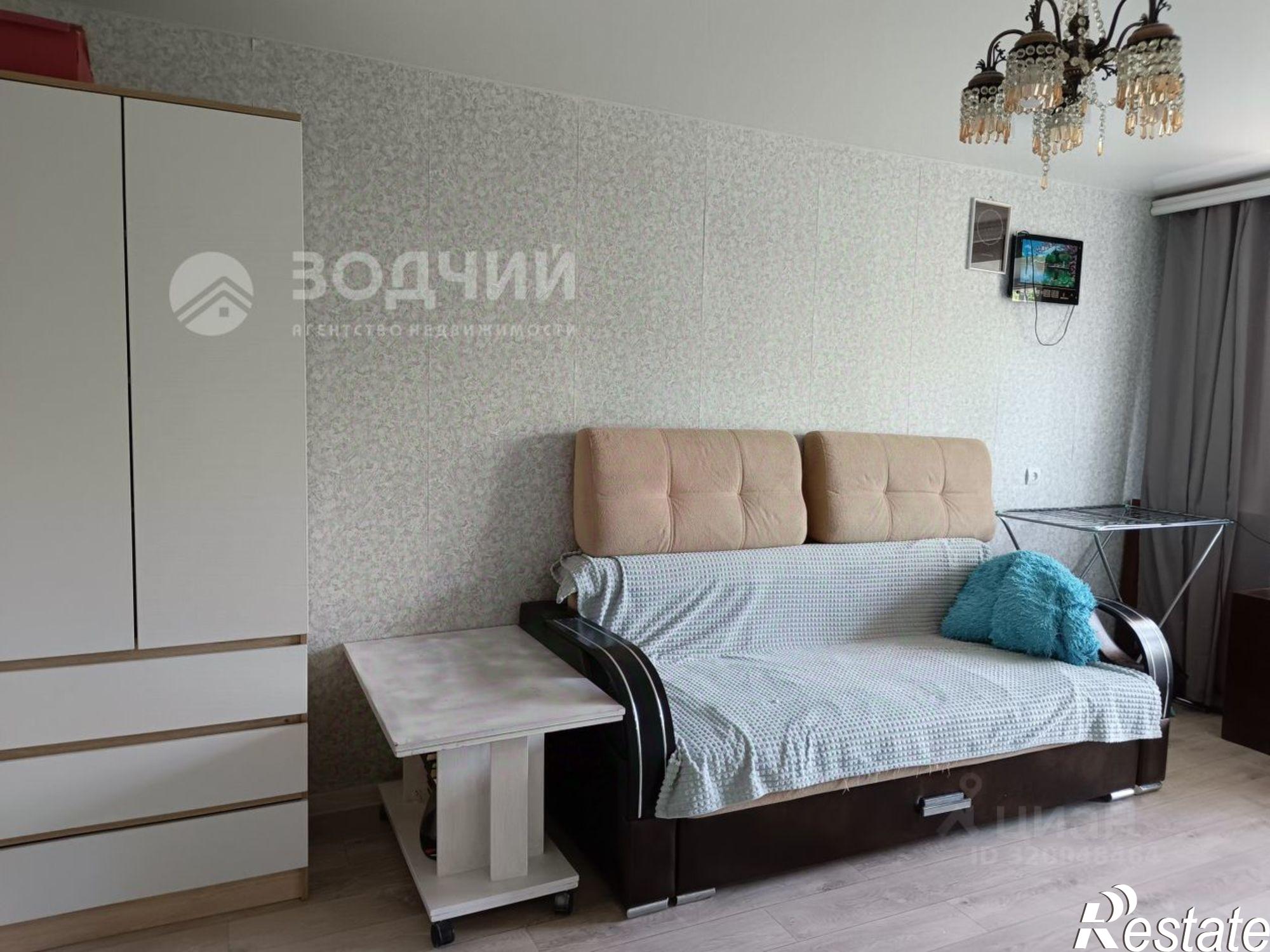 Купить квартиру за 2 600 000 рублей на Шумерля г., Октябрьская ул., д.16, к.2