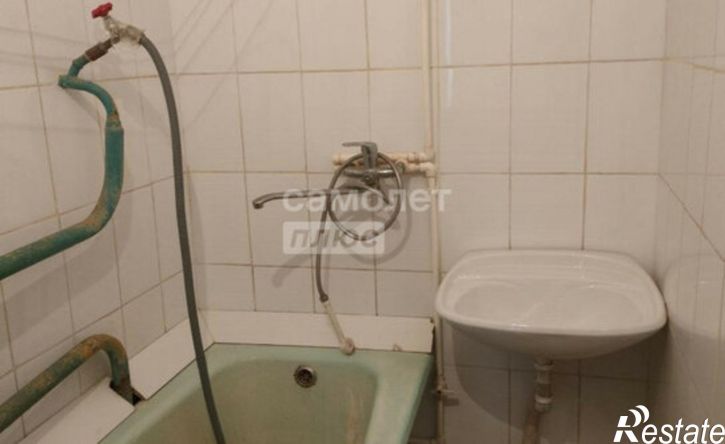 4-комн квартира улица Курчатова, 11,  д. 11