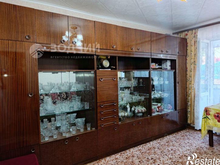 3-комн квартира Интернациональная улица, 27,  д. 27
