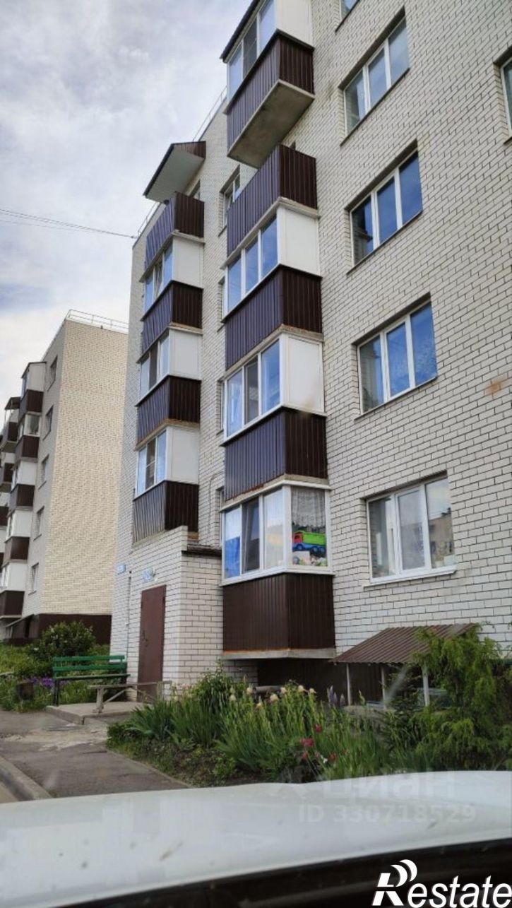 2-комн квартира улица Комарова, 8,  д. 8